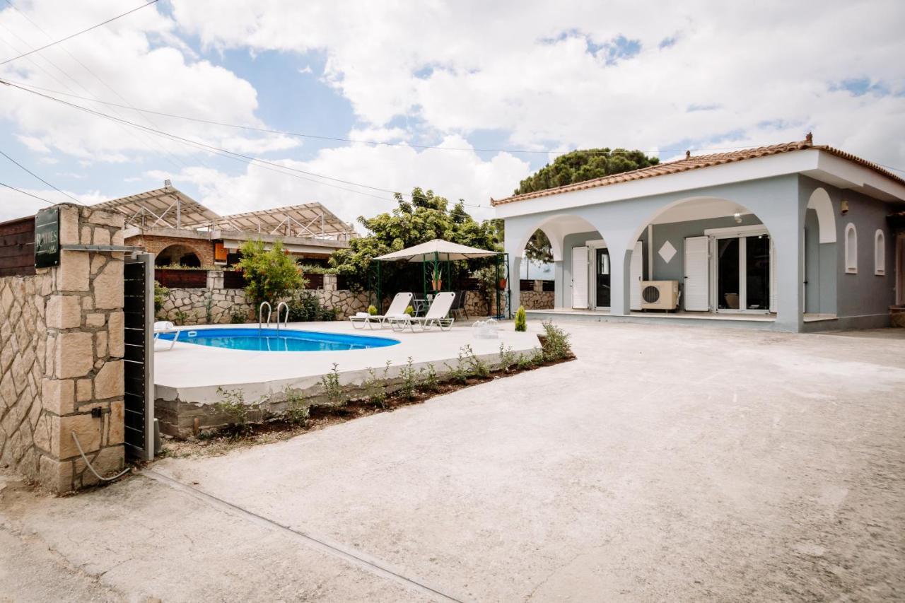 Rahes With Private Pool Áyios Kírikos