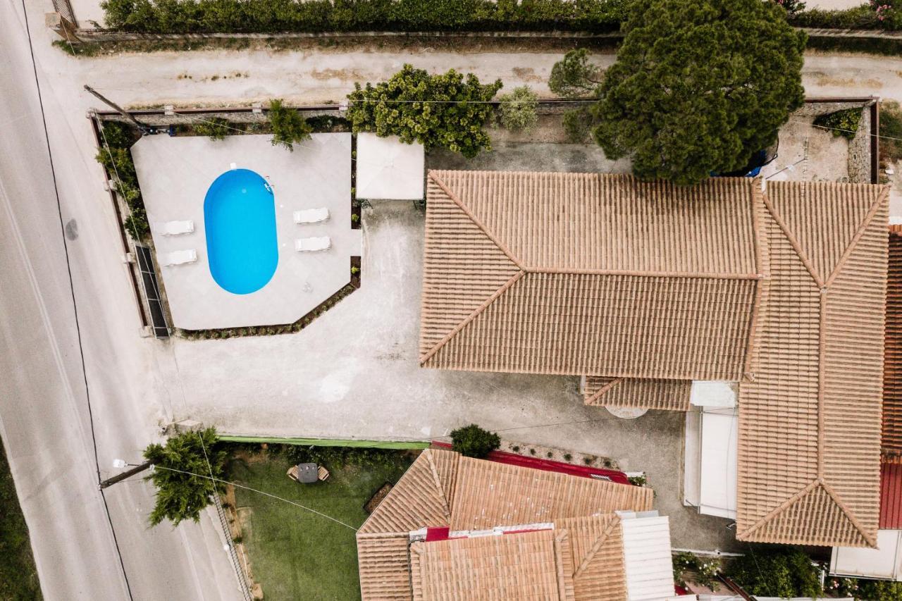 Villa Rahes With Private Pool *