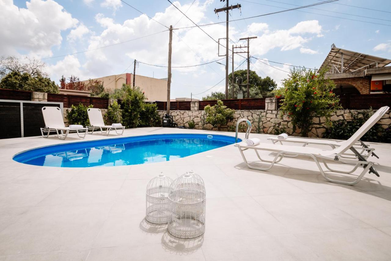 Rahes With Private Pool *
